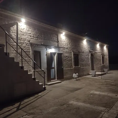 La Casa Di Pietra Location Rosy Kır Evi *